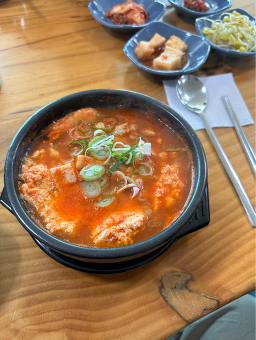 Chijeubaelrichamnamujip (치즈밸리참나무집) 1
