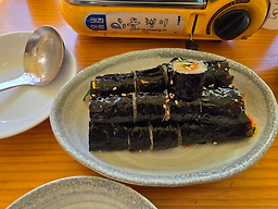 Ttalbuja kkomagimbap yeongwol (딸부자 꼬마김밥 영월) 1