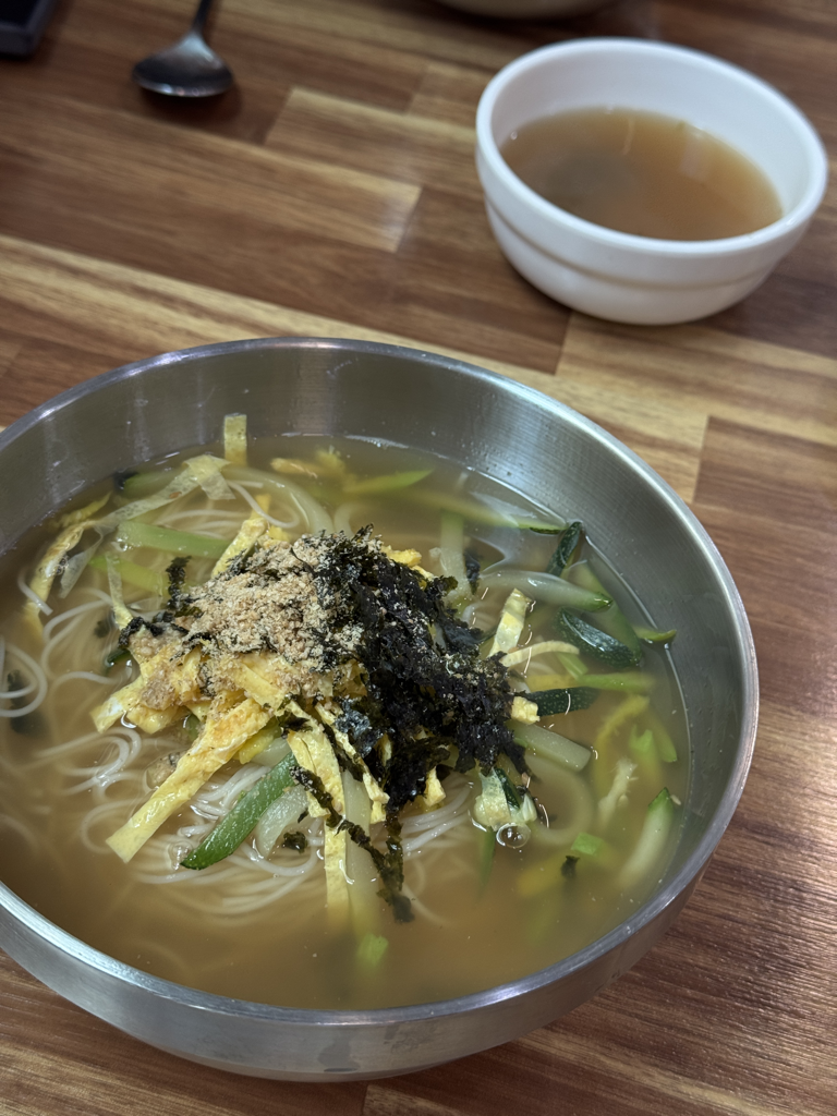 Janchiguksi (잔치국시) 1