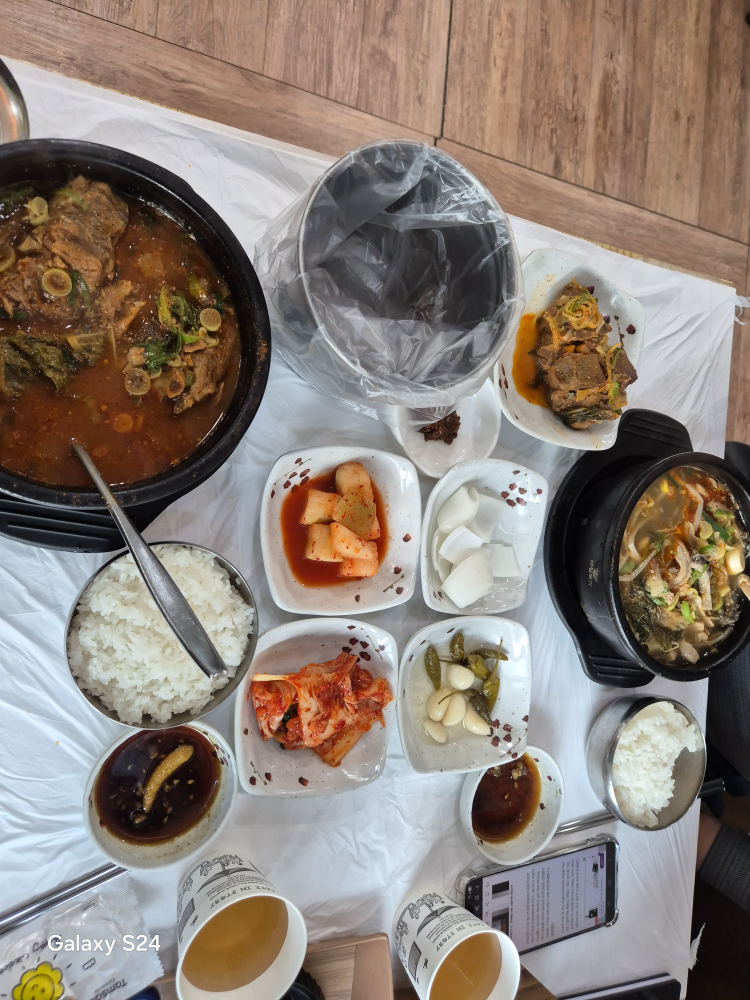 Ttukbaegiyangpyeonghaejangguk (뚝배기양평해장국) 1
