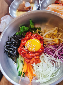 Idonaengmyeonsutbulgalbi (이도냉면숯불갈비) 2