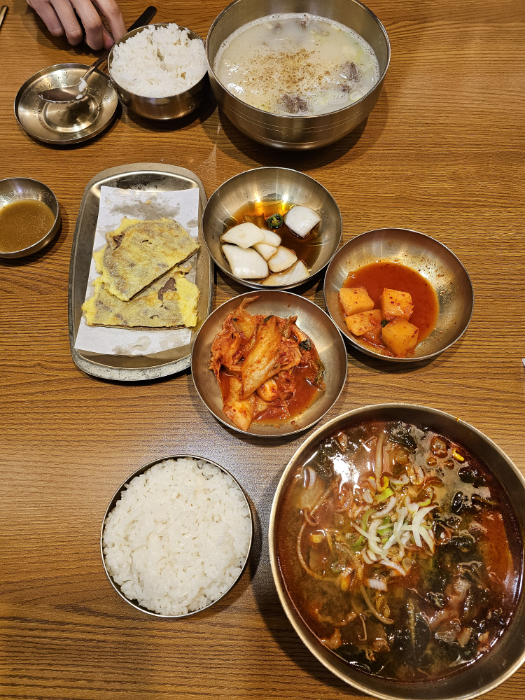 육전국밥 서울대입구역점 4