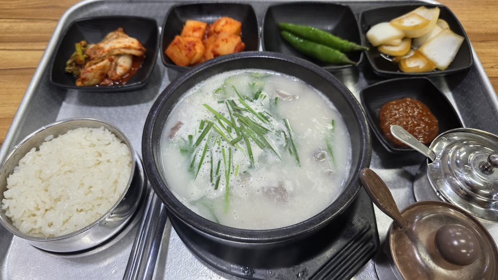 Keunmamhalmaesundaeguk pohangsicheongjeom (큰맘할매순대국 포항시청점) 3