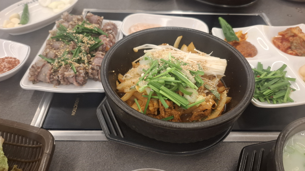 일품돼지국밥 서초본점 사진 4
