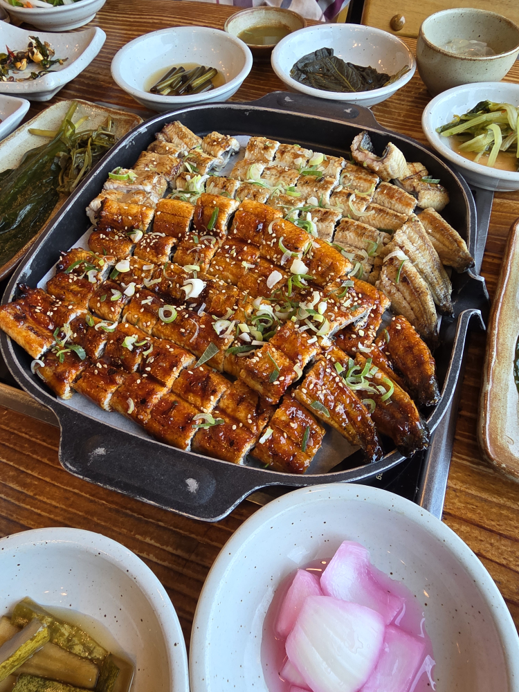 Gukbojangeogui (국보장어구이) 1