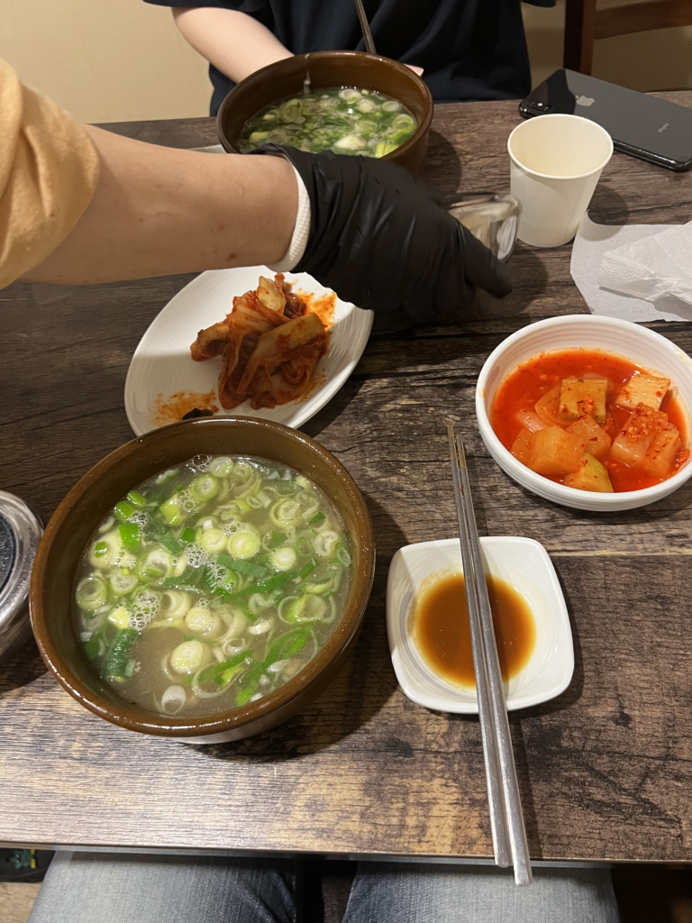 Gimyeongjahanunajugomtang (김영자한우나주곰탕) 2