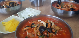 Cheongsongjjamppongjeomppang (청송짬뽕점빵) 1