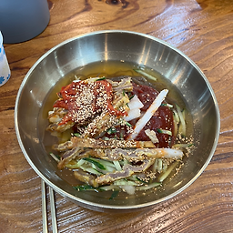 Hwangponaengmyeongoseongjeom (황포냉면고성점) 2