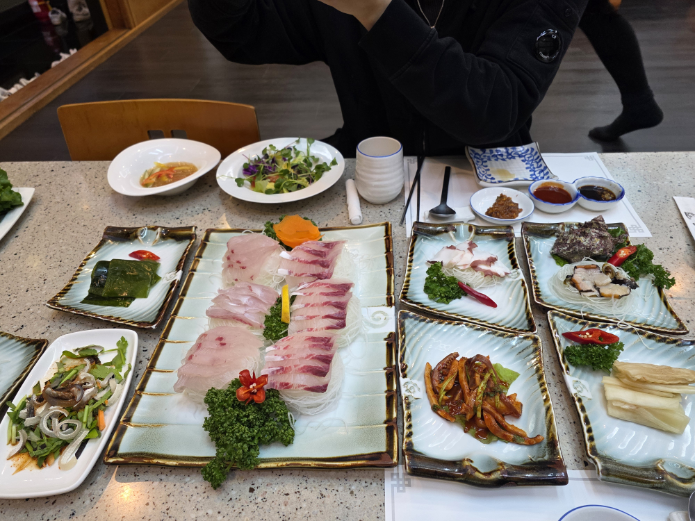 큰갯물횟집 사진 2