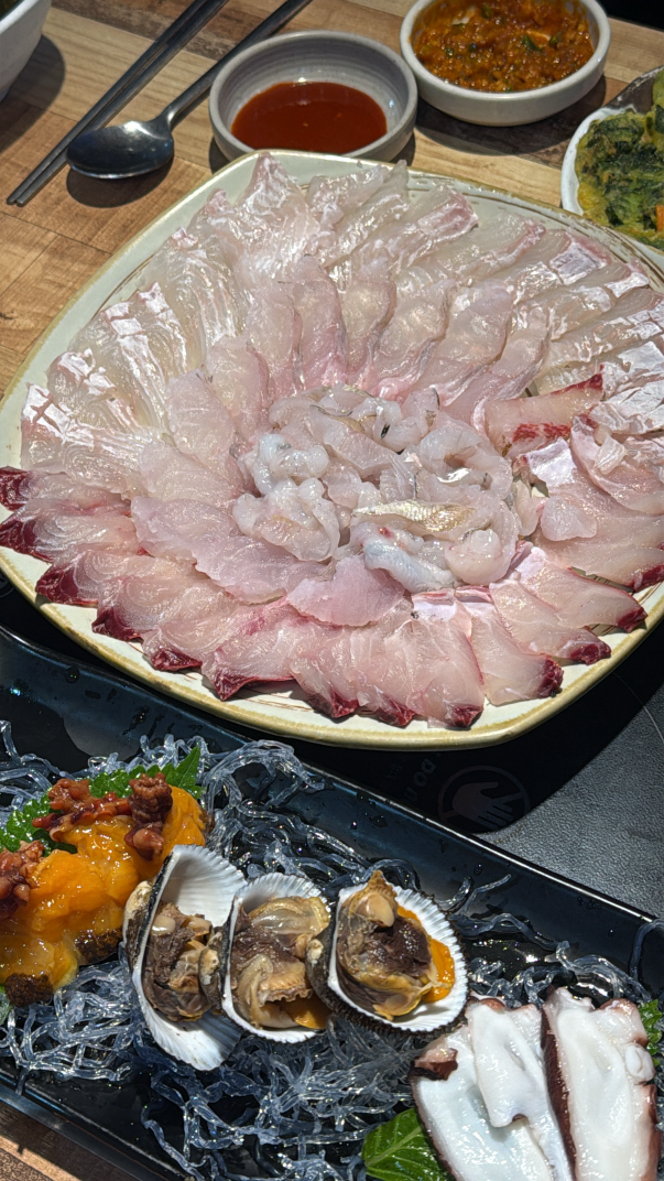 돌섬횟집 1