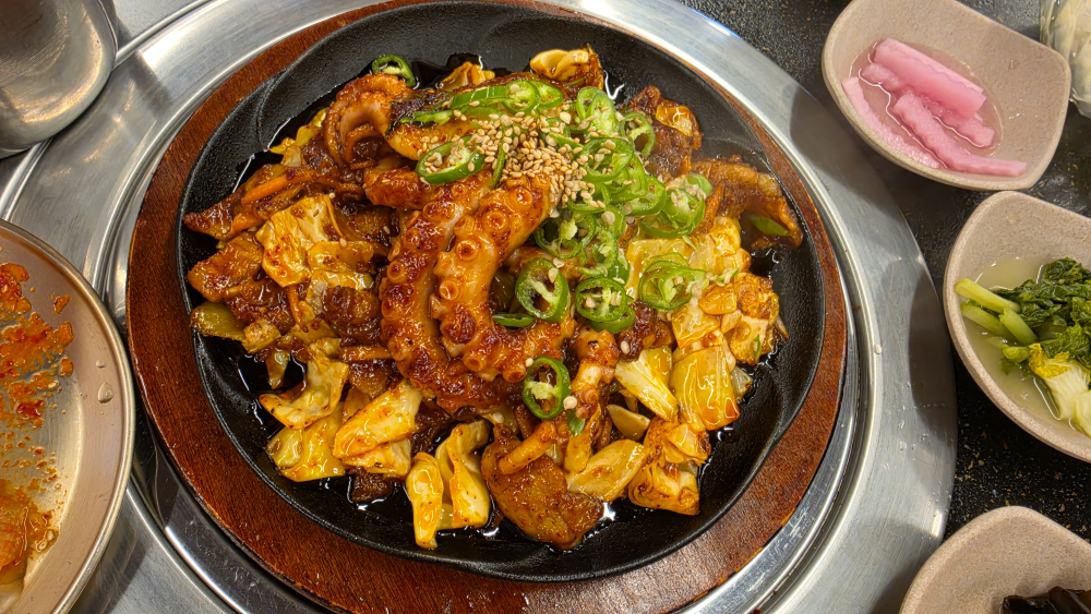 Changwon rakjiga jungangjeom (창원 락지가 중앙점) 1