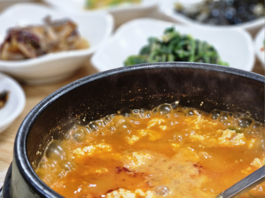 Yokjaengihalmaejip (욕쟁이할매집) 1