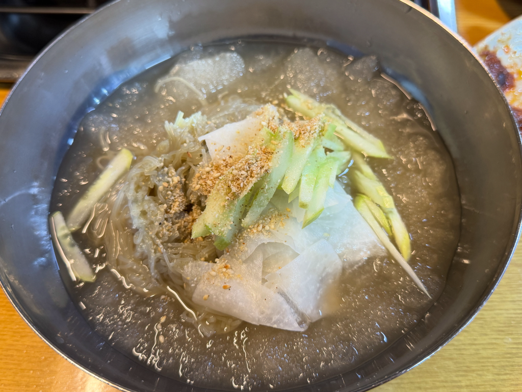 Gadeukchan (가득찬) 1