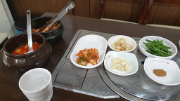 Chuneopsundaetguk (춘업순댓국) 2