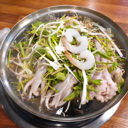 Choeganghaemulkalguksu (최강해물칼국수) 3