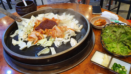 Gunggwoldakgalbi (궁궐닭갈비) 3