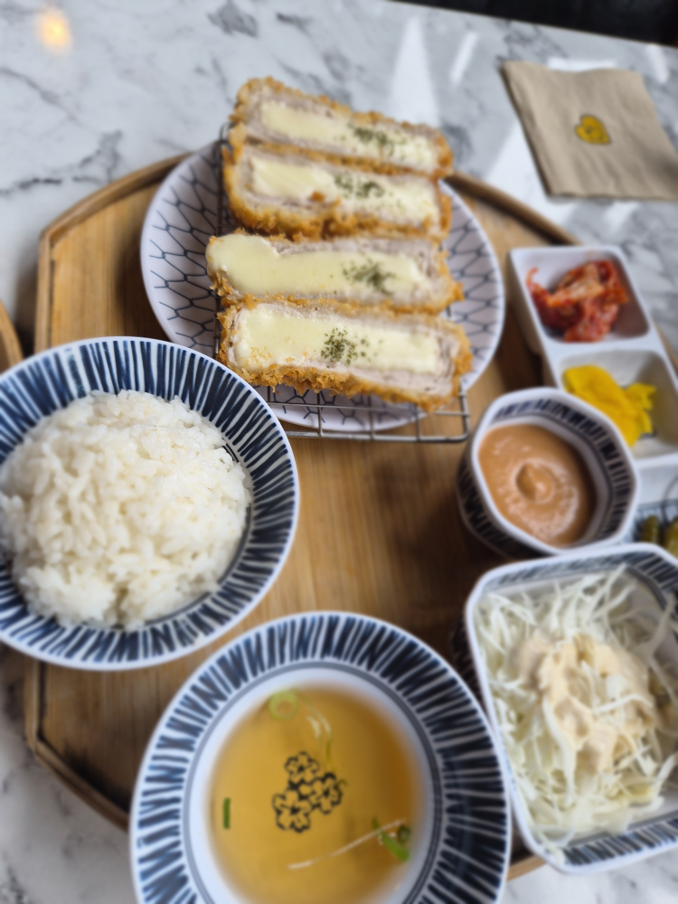 Seuseureom (스스럼) 1