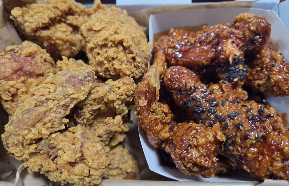 Jadamchikin deokposamrakjeom (자담치킨 덕포삼락점) 2