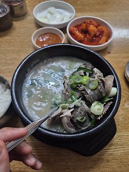 Jinjibangsundaeguk (진지방순대국) 3
