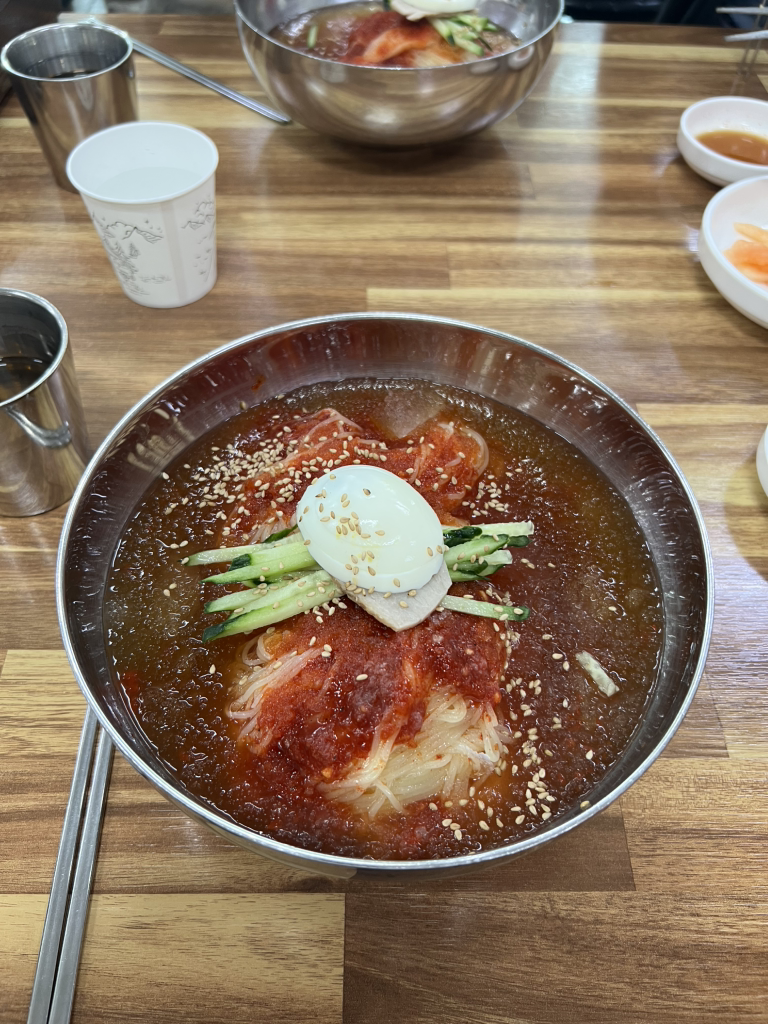 고래밀면 2