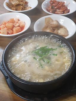 한방능이오리&김명자 굴국밥 대표 사진