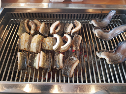 Seonchangjipjangeogui (선창집장어구이) 3