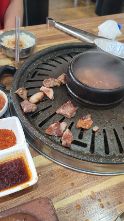Eongteorisaenggogi (엉터리생고기) 3