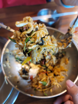 Oganechueokalguksu (오가네추어칼국수) 3