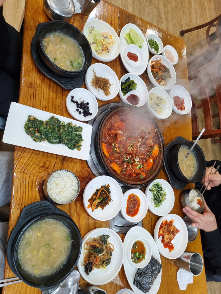 Jinburyeonghwangtaemaeul (진부령황태마을) 2