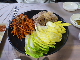 Namdo gulbossam (남도 굴보쌈) 2