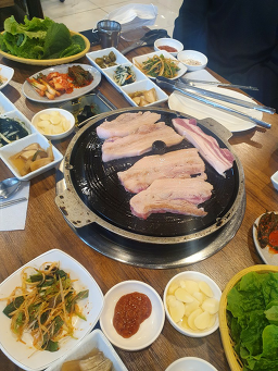 느티나무집 대표 사진