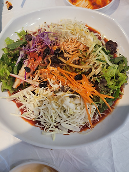 Jangsujeongjokbalbossam (장수정족발보쌈) 2