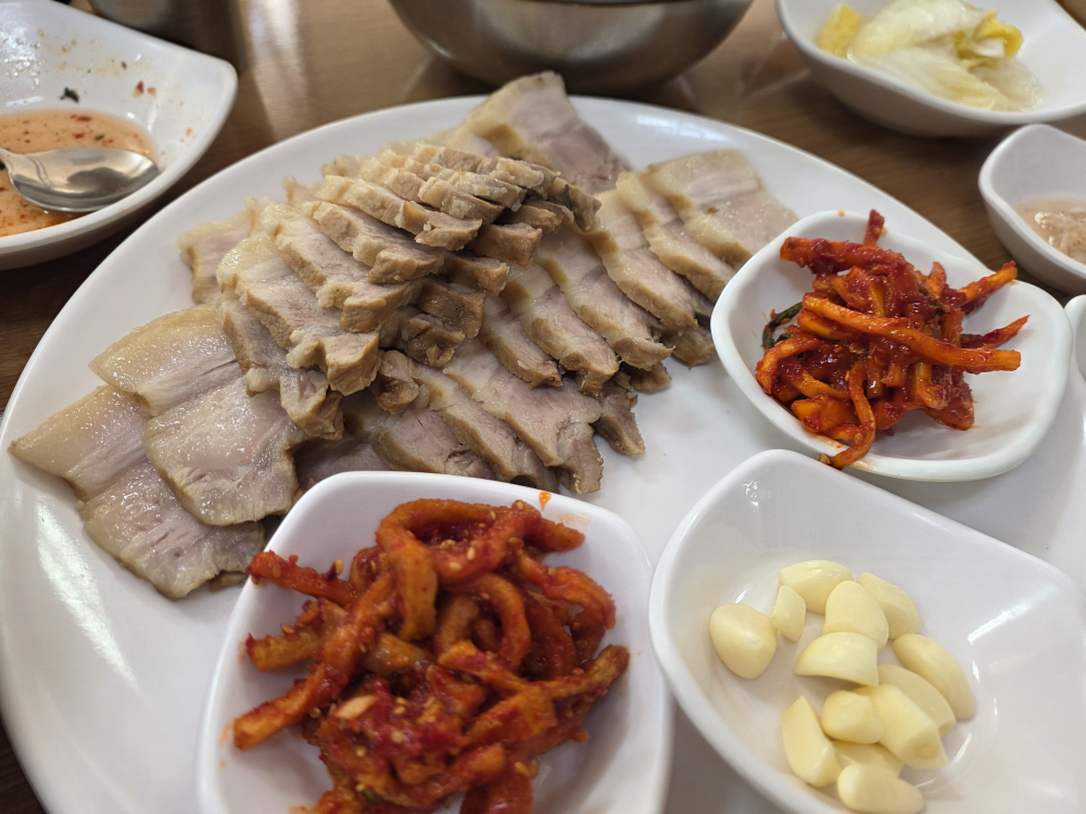Bongpyeongmemilmakguksu (봉평메밀막국수) 2