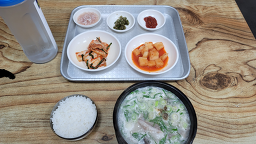 Wangbeolsundaegukbap (왕벌순대국밥) 1