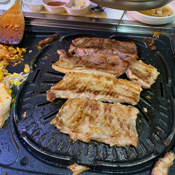 Hwadolnongjang (화돌농장) 1