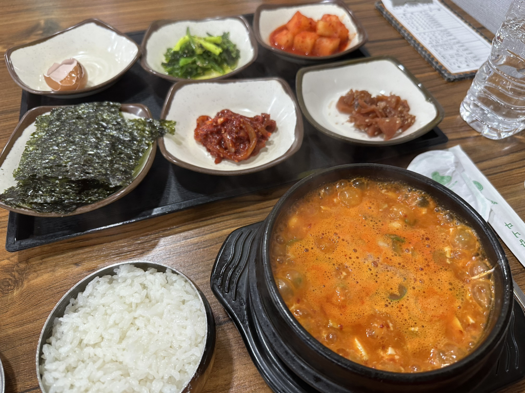 Sugaseongsundubujeonmunjeom (수가성순두부전문점) 2