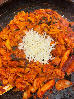 Somunnan jeongtongdakgalbi (소문난 정통닭갈비) 2