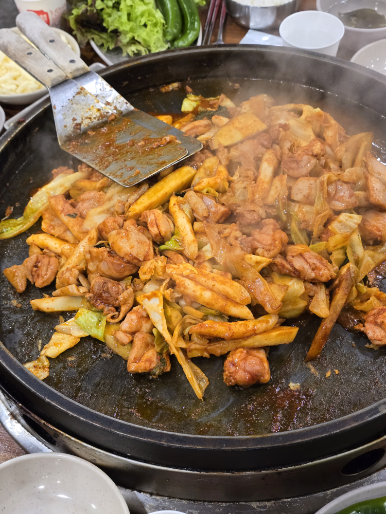 Chuncheon1beonjidakgalbi (춘천1번지닭갈비) 1