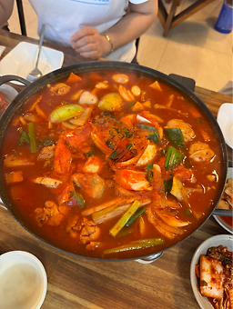 Jingukdakgomtang (진국닭곰탕) 3