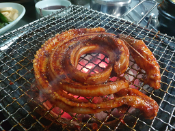 Kkomsamokkomjangeo sutbulgui (꼼사모꼼장어 숯불구이) 2