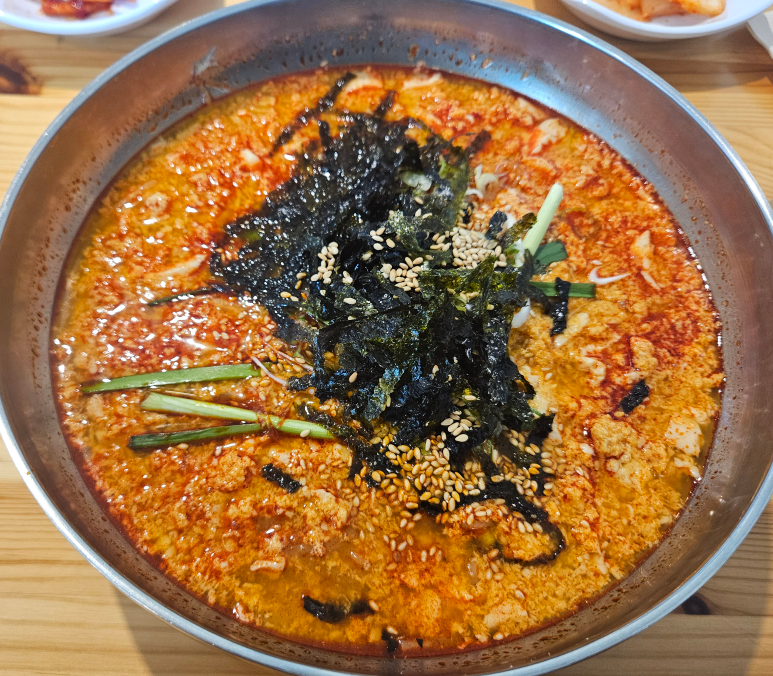 Ganghwaseomjinijjoludong (강화섬진이쫄우동) 1