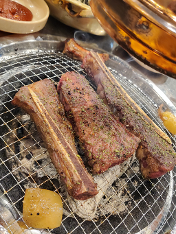 청춘극장 행당직영점 사진 6
