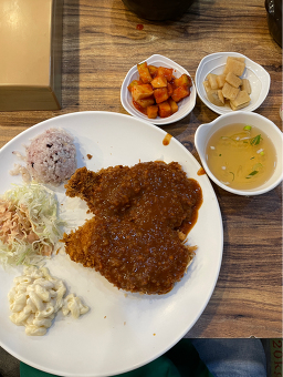 Syepeuui donkkaseu (셰프의 돈까스) 1