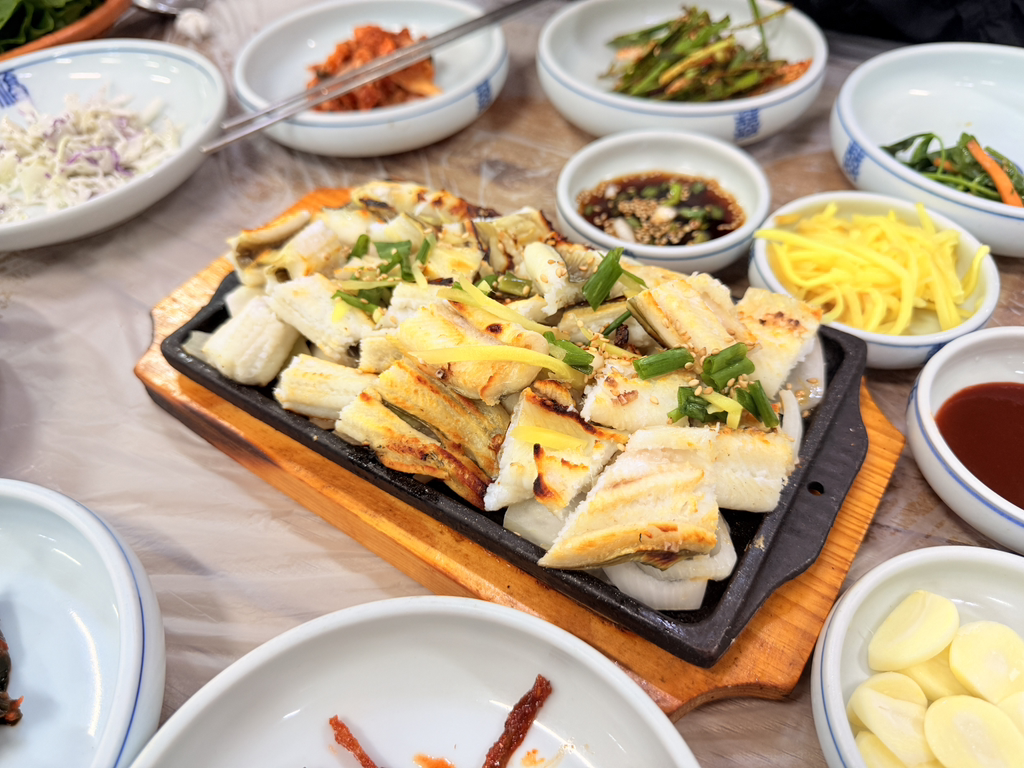 Baekyajangeogui (백야장어구이) 1