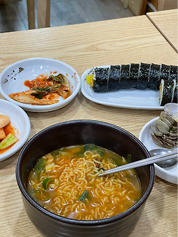 Gyeongabunsikhanongmaeuljeom (경아분식한옥마을점) 2