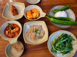 Hwasunsumanriyeomsotang (화순수만리염소탕) 3