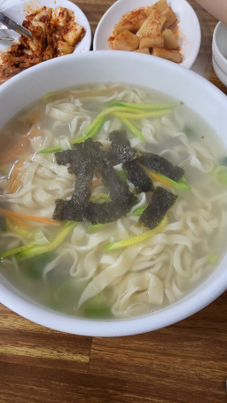 Ilwolbajirakkalguksu (일월바지락칼국수) 3