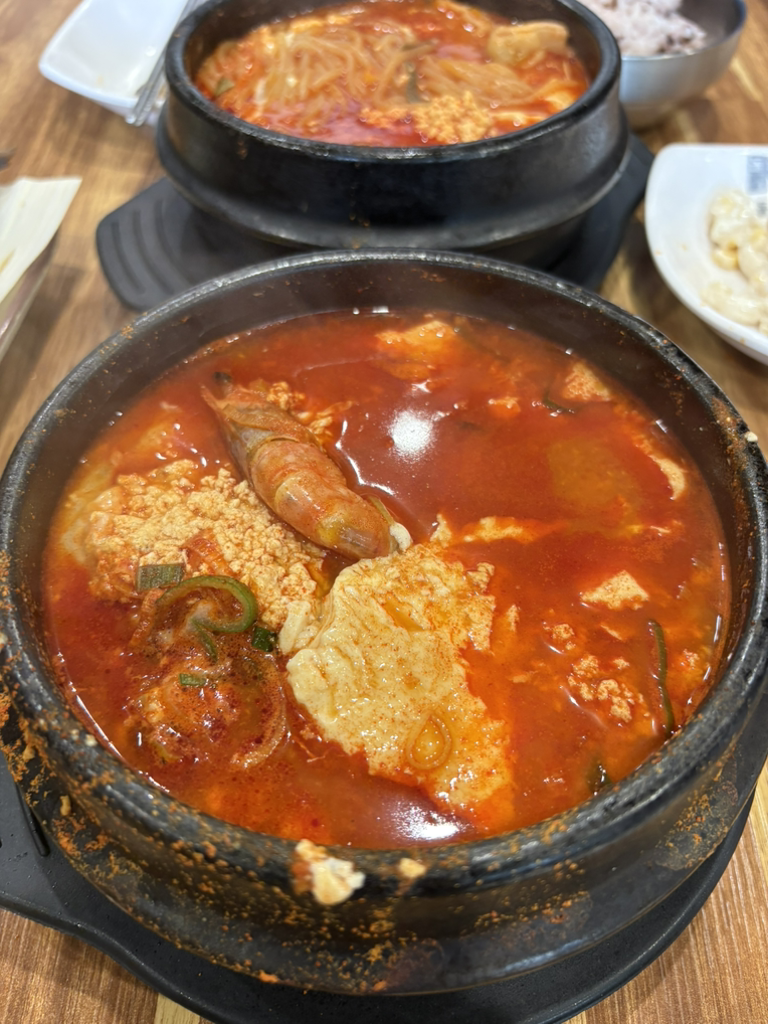 Dolkkaemaeulmaetdolsundubu (돌깨마을맷돌순두부) 1