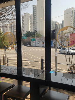 Gutbeuraenchikape (굿브랜치카페) 1