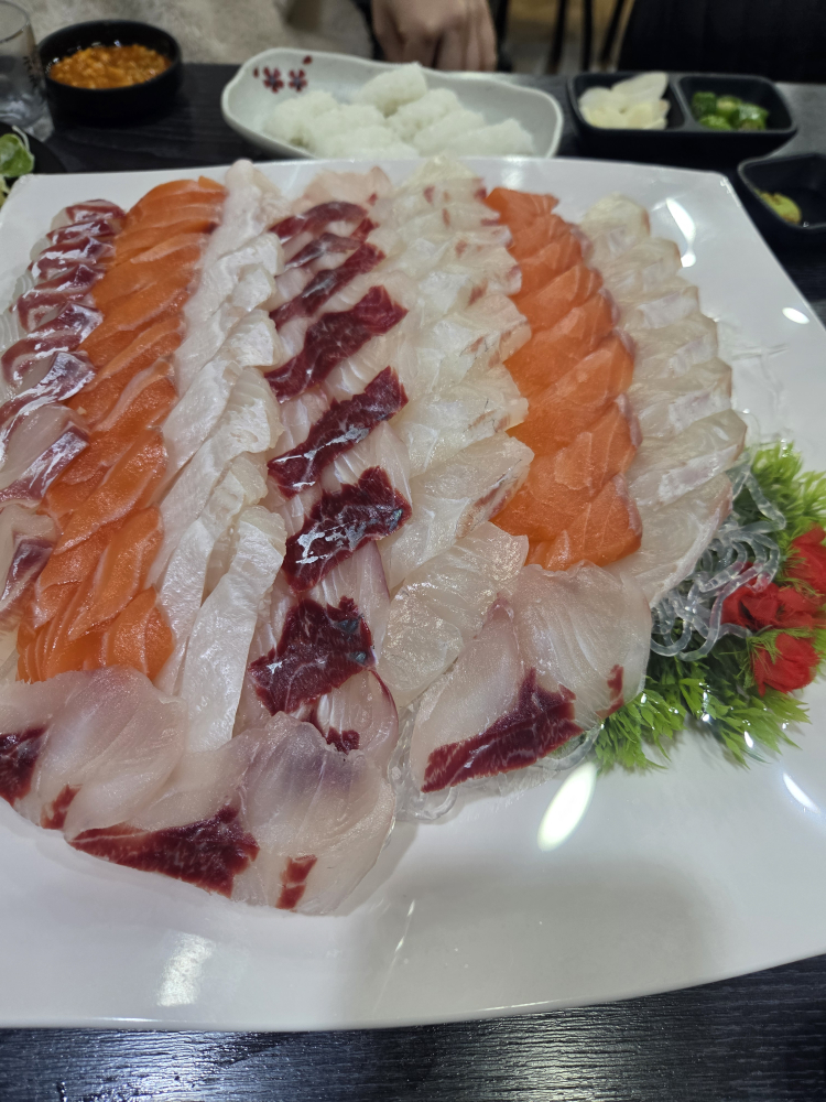 Sinpungjonghapeosijang (신풍종합어시장) 1